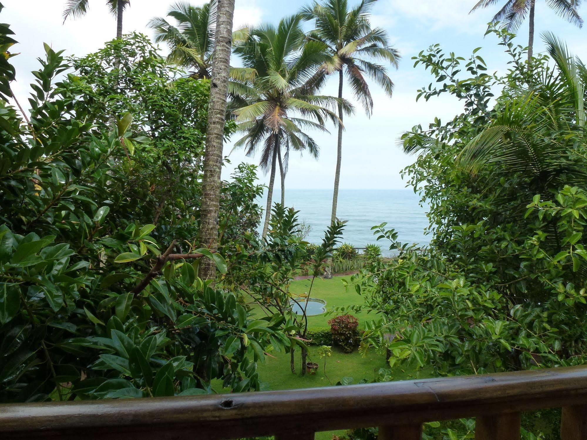 Hotel The Eco à Varkala Extérieur photo